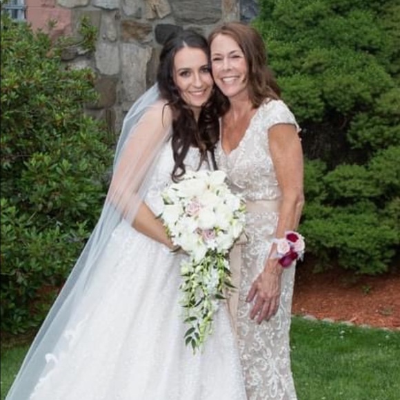 Meet your Posher, Cathleen - Picture 1 of 2